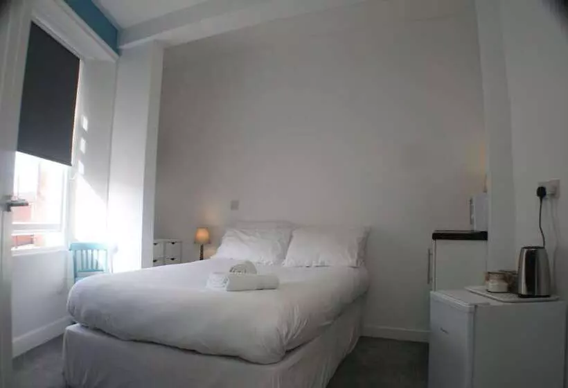 ベッドアンドブレックファースト En Suite Rooms At The Rose And Thistle