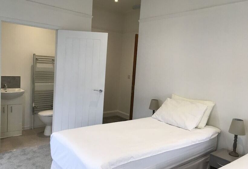 צימר En Suite Rooms At The Rose And Thistle