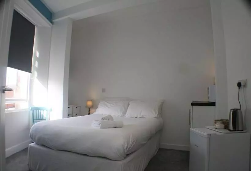 ベッドアンドブレックファースト En Suite Rooms At The Rose And Thistle