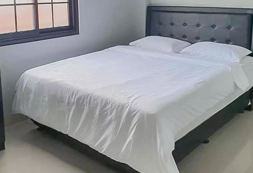 Hotelli Mahkota Residence Mitra Reddoorz