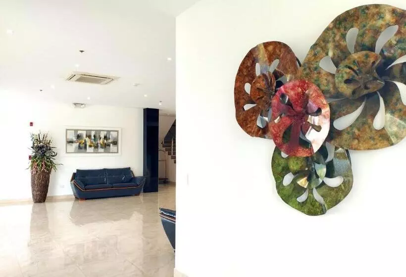 ホテル Royal Elim International