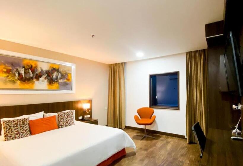 هتل Royal Elim International