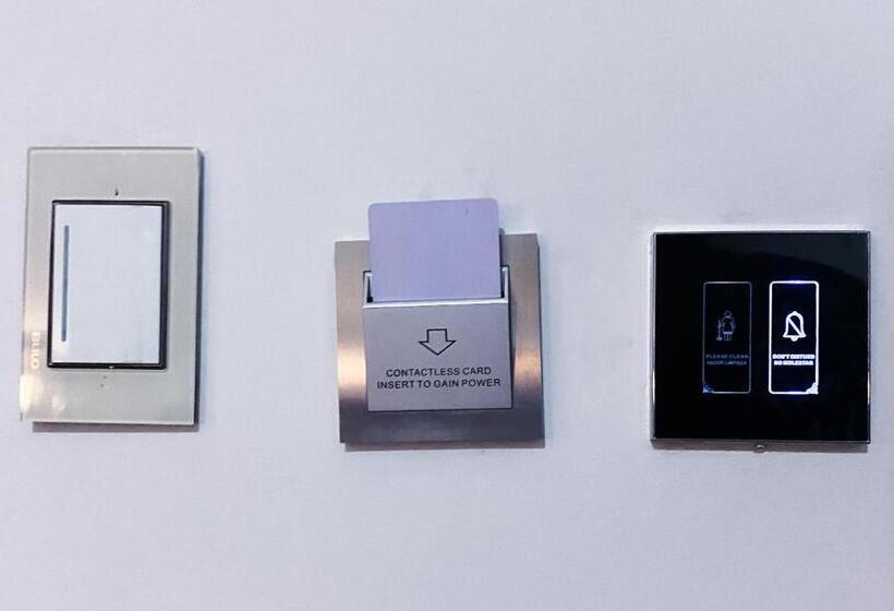 هتل Royal Elim International