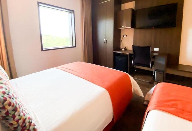 هتل Royal Elim International