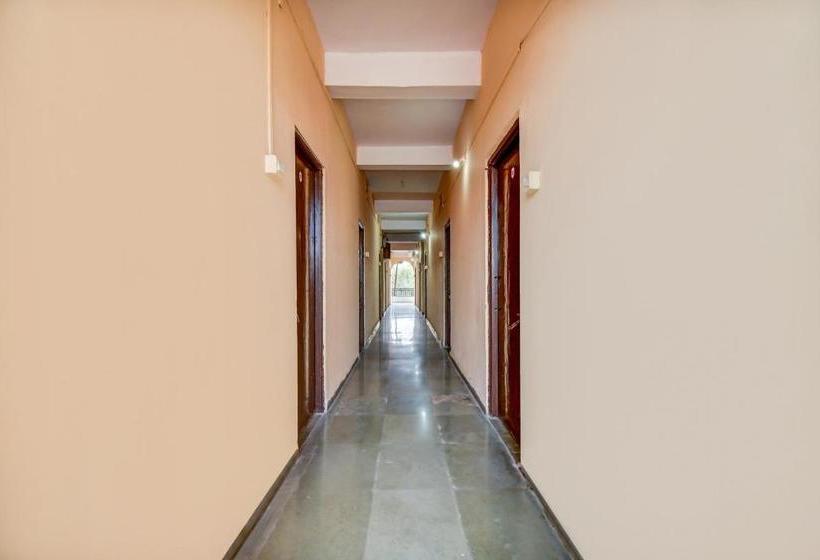 בית מלון כפרי Spot On 72028 Tirupati Lodging