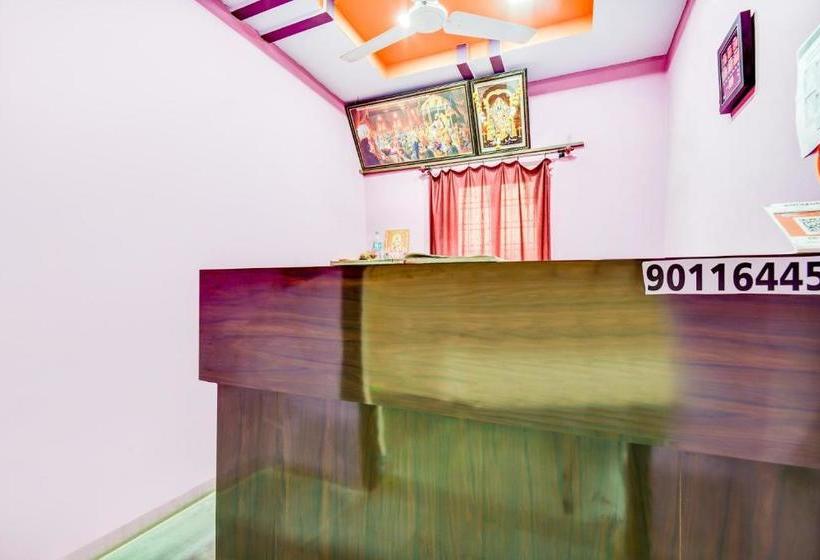 בית מלון כפרי Spot On 72028 Tirupati Lodging