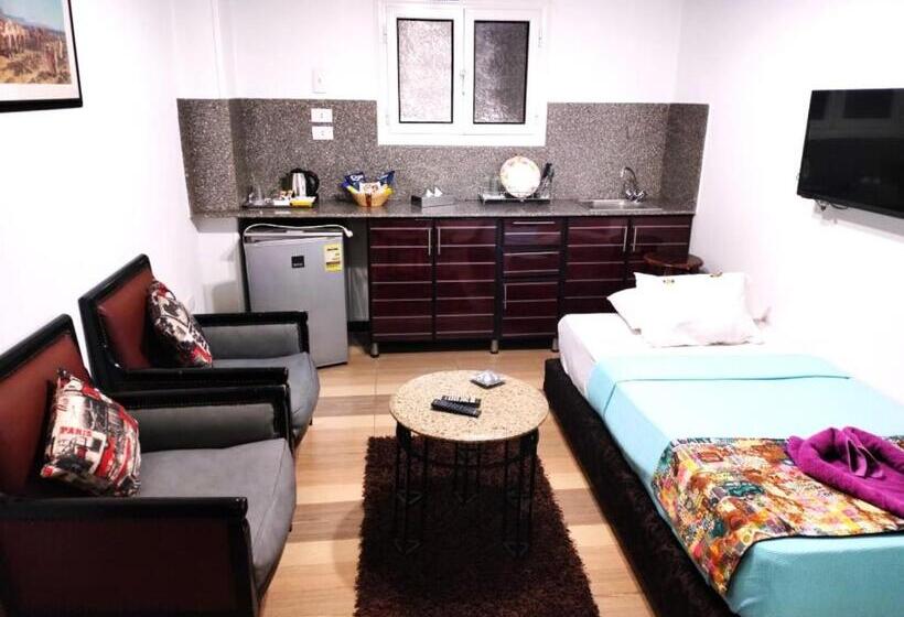 هتل Tulip 6 Of October