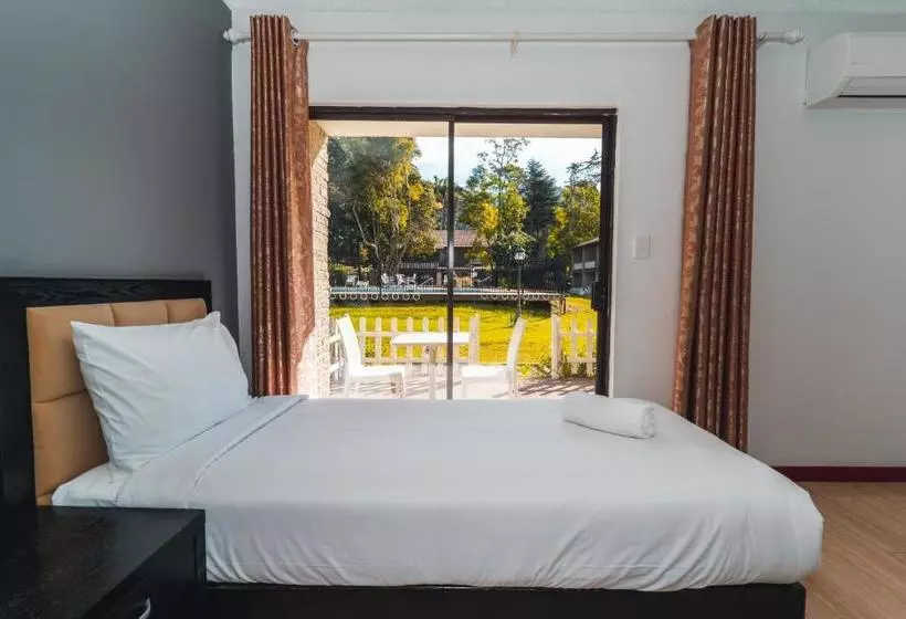 Hotelli Ananda Wellness Retreat