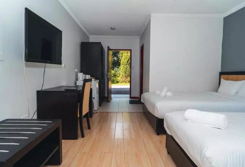 Hotelli Ananda Wellness Retreat