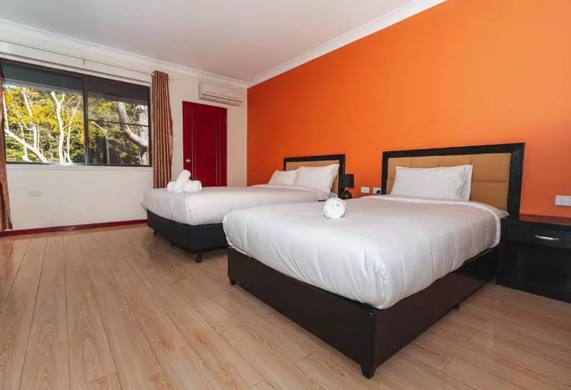 Hotelli Ananda Wellness Retreat