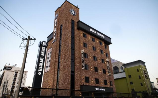 Hotel Browndot Chungju Station