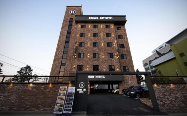 Hotel Browndot Chungju Station