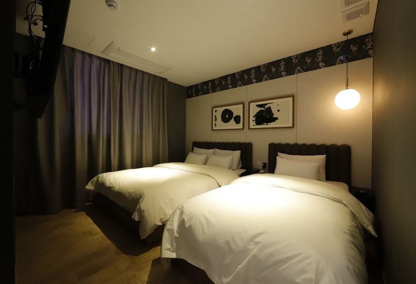 Hotel Browndot Chungju Station