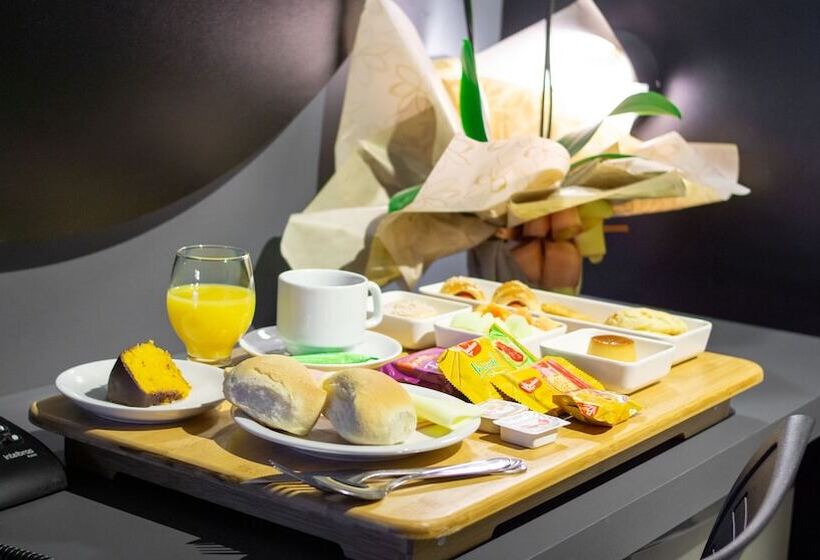 בית מלון כפרי Castro S