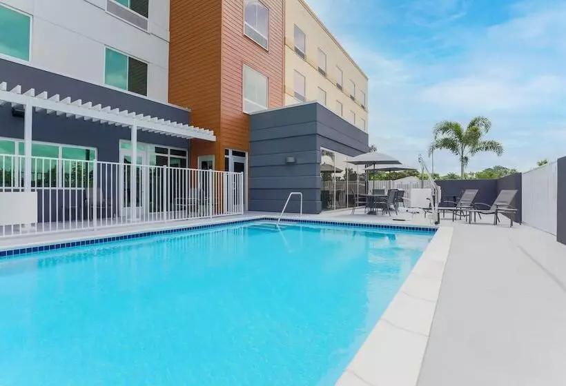 هتل Fairfield By Marriott Inn & Suites Cape Coral North Fort Myers