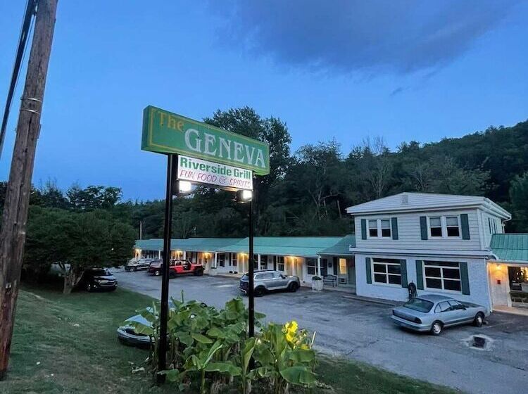 Geneva Hotel & Tiki Bar