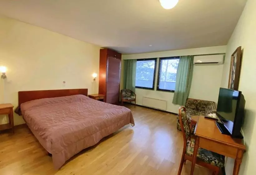 Hotelli Kitusen Kievari