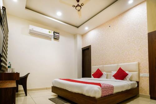 בית מלון כפרי Oyo 76659 Airport