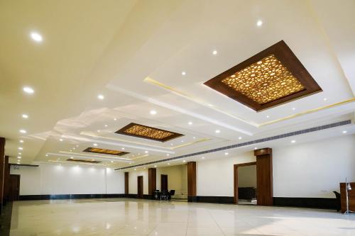 בית מלון כפרי Oyo 76659 Airport