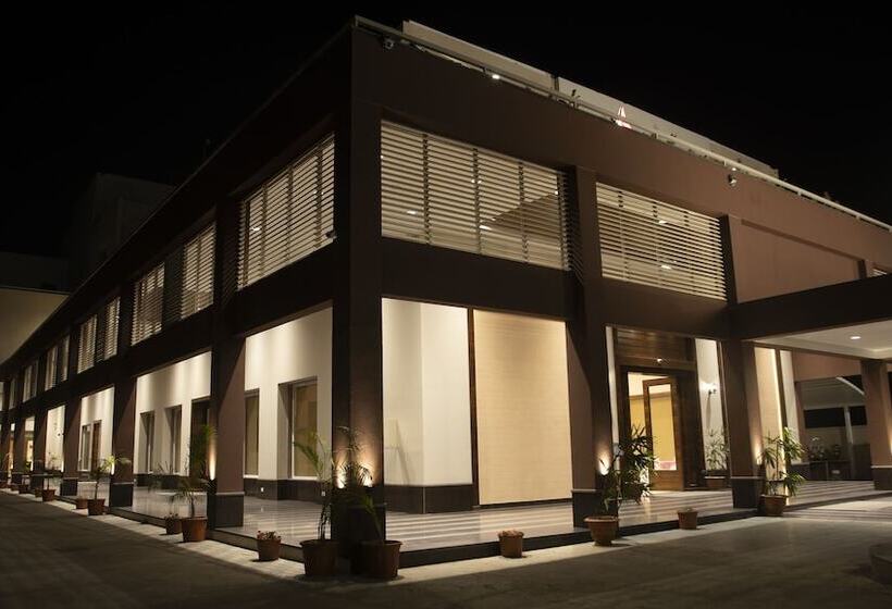 בית מלון כפרי Rajhans Abhinandan