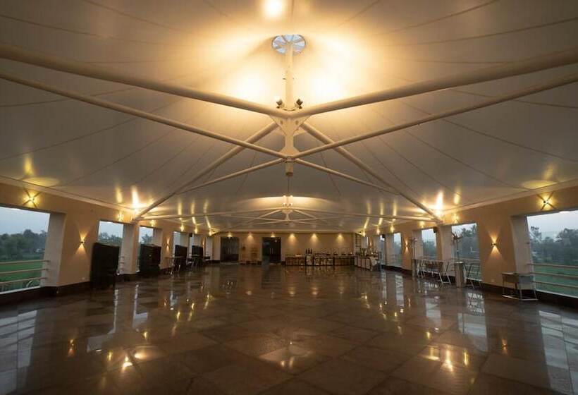 בית מלון כפרי Rajhans Abhinandan