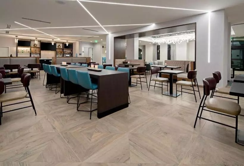 ホテル Springhill Suites By Marriott Valencia