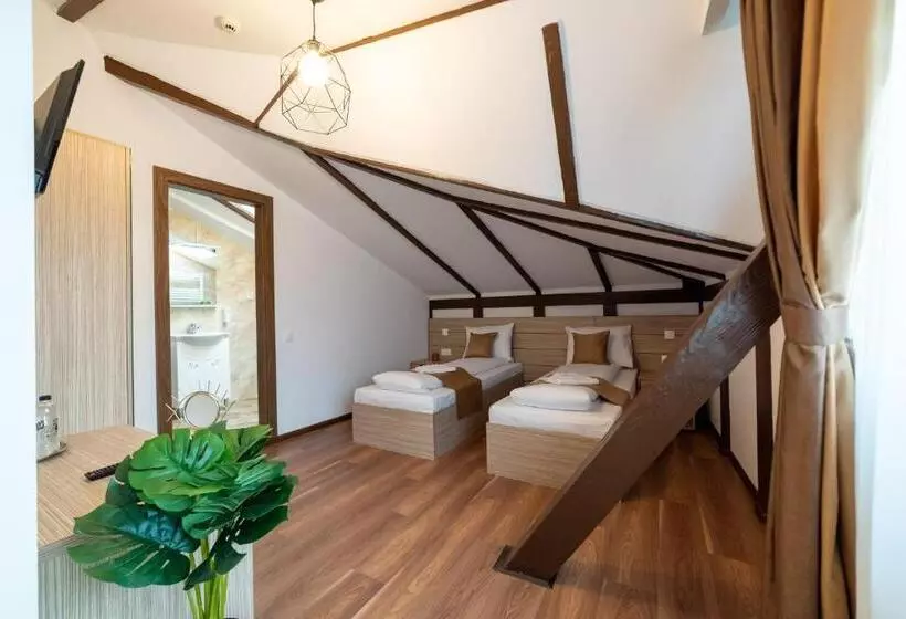 ペンション Escala Rooms