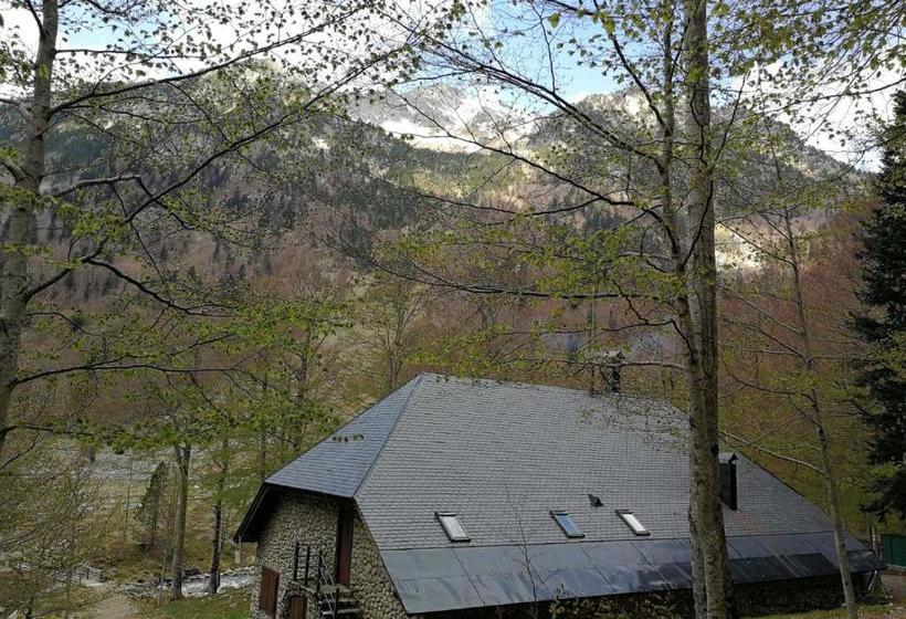 פנסיון Refugio De Conangles