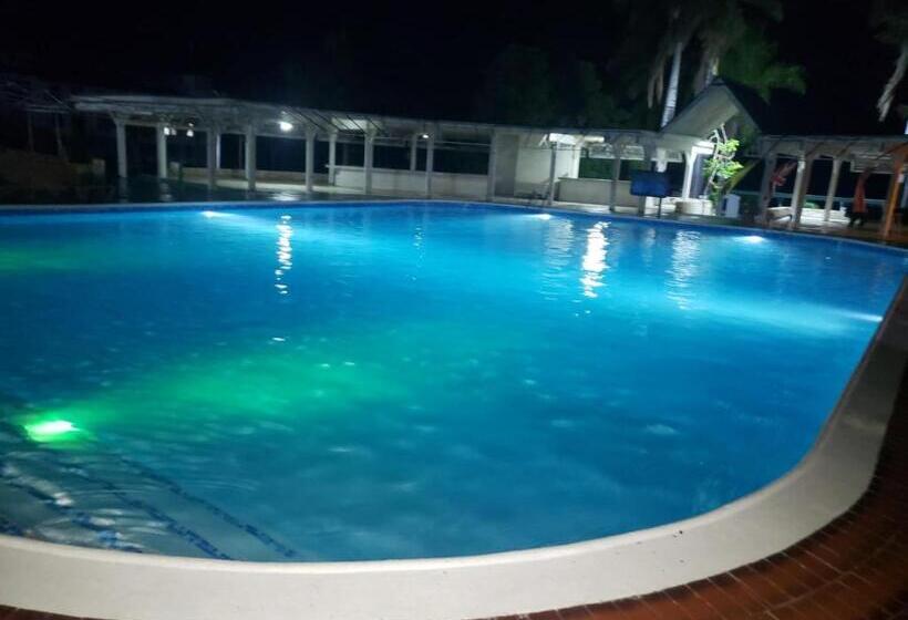 پانسیون Seacastle Deluxe Studio