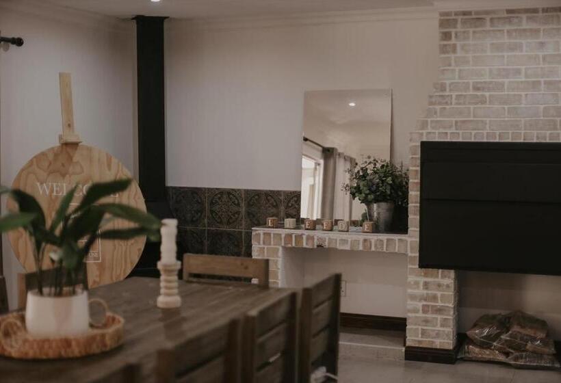 פנסיון Villa Rose Guesthouse & Venue