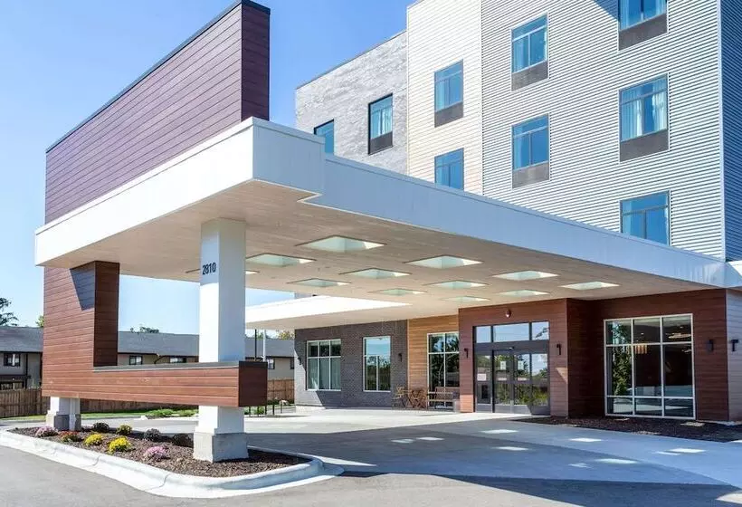 هتل Baymont By Wyndham Madison