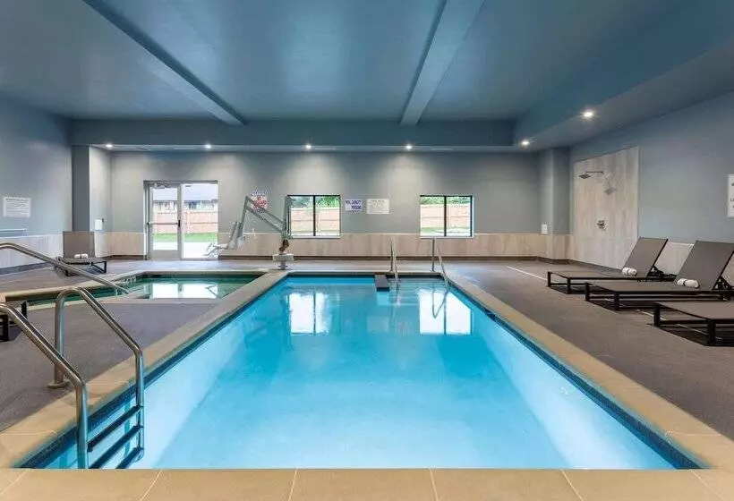 هتل Baymont By Wyndham Madison