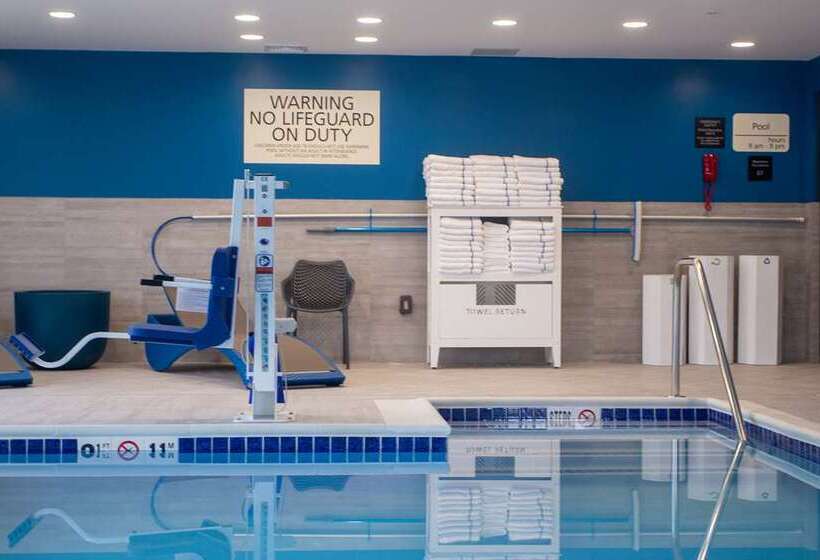 호텔 Hampton Inn & Suites North Attleboro