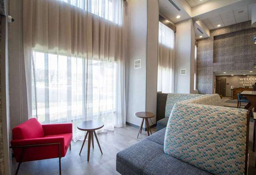 호텔 Hampton Inn & Suites North Attleboro