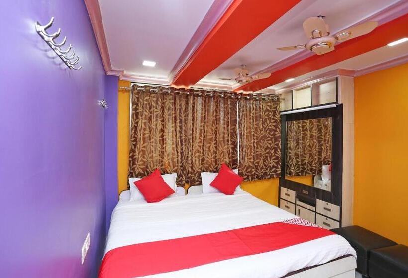 호텔 Oyo 36039 Sri Vinayak Residency