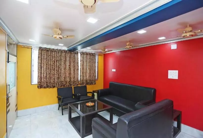 ホテル Oyo 36039 Sri Vinayak Residency