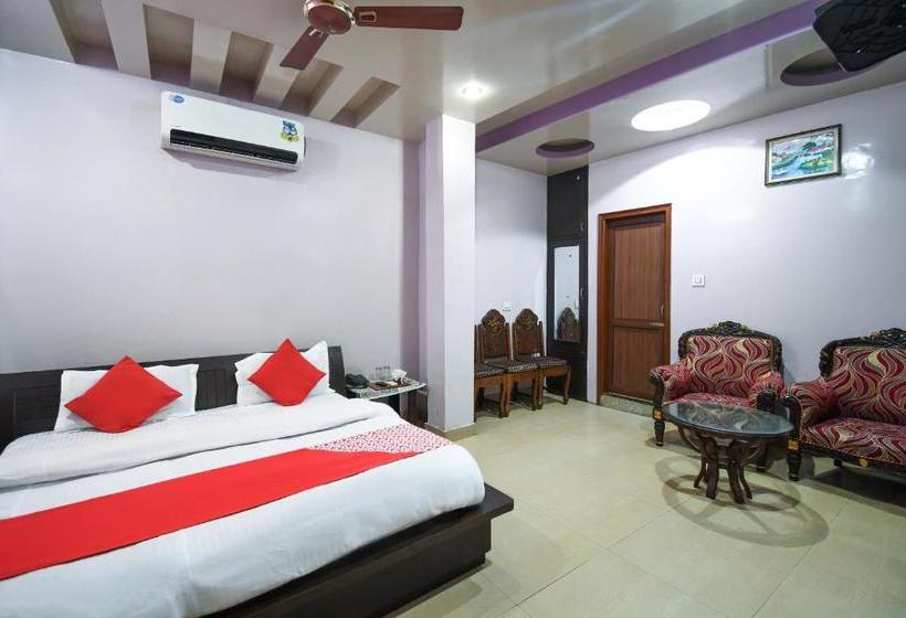 בית מלון כפרי Oyo 67033 Sahil Plaza