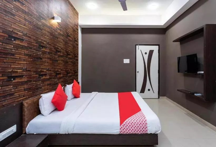 هتل Capital O 70170  Grand Palace Banquet