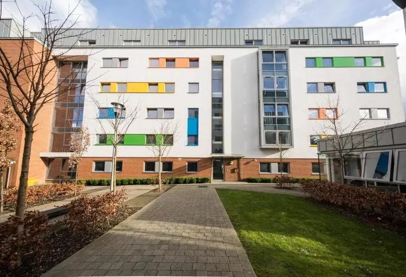 Wenlock Court