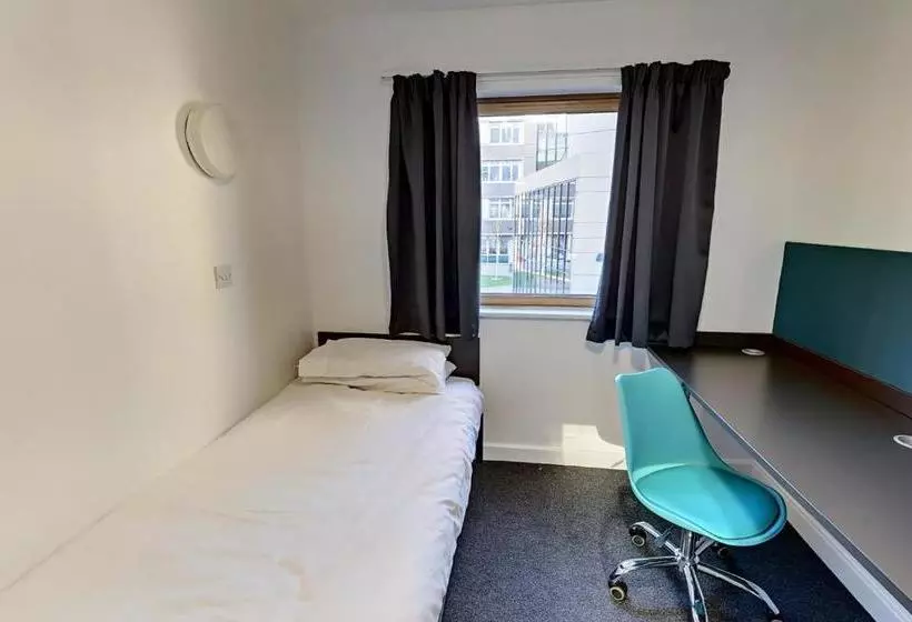 Wenlock Court