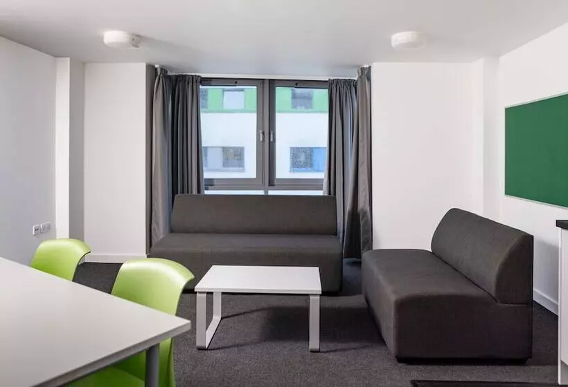 Wenlock Court