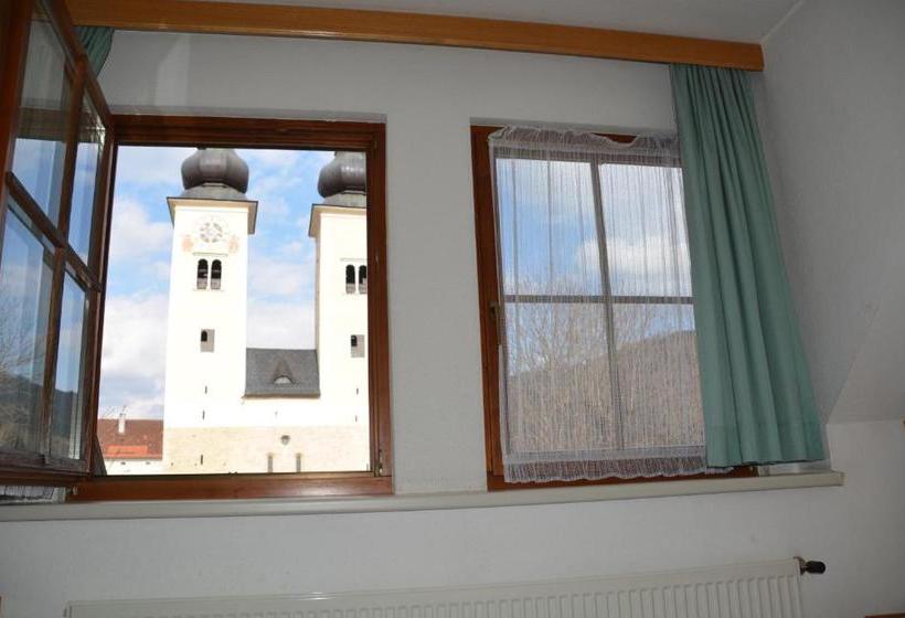 הוסטל Kronenwirt