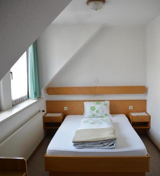 הוסטל Kronenwirt