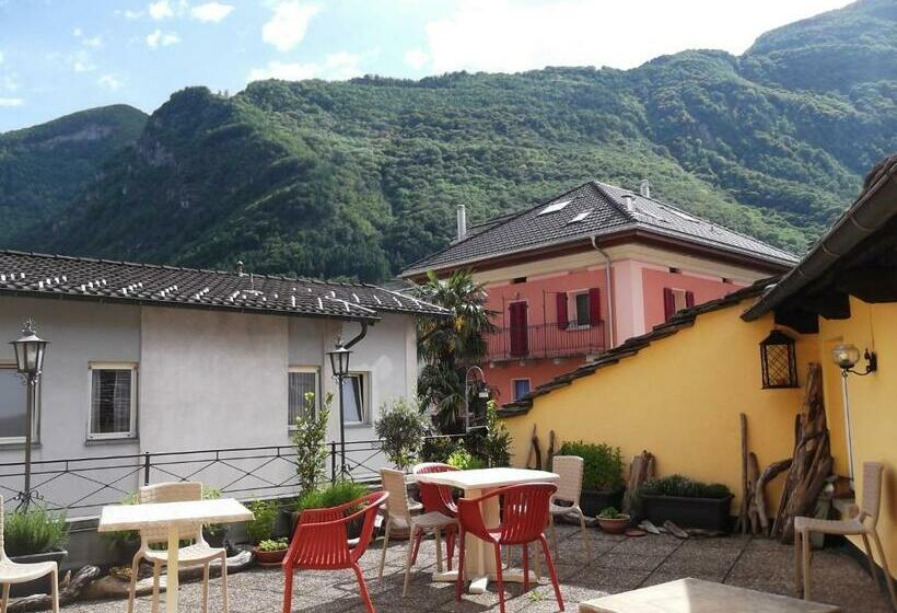 ユースホステル Locanda Poncini