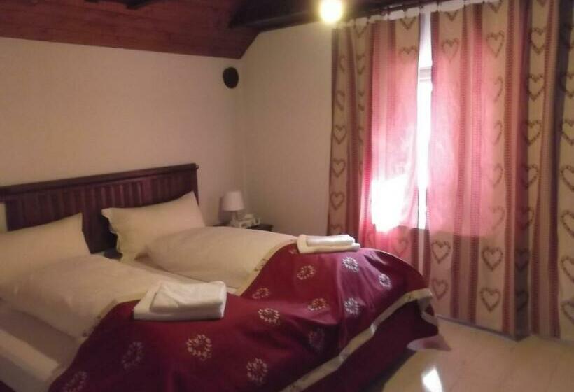 ユースホステル Locanda Poncini