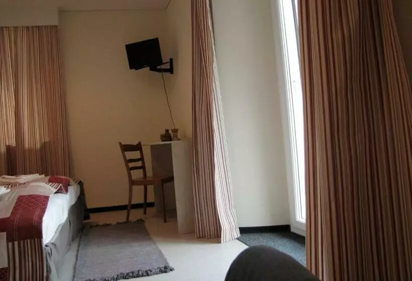 Retkeilymaja Locanda Poncini