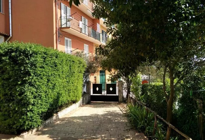 B&b Benjamas