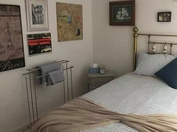 Aamiaismajoitus (B&B) Winston Cottage