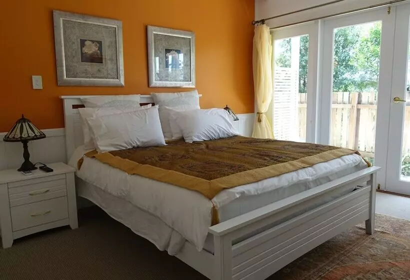 Aamiaismajoitus (B&B) Winston Cottage