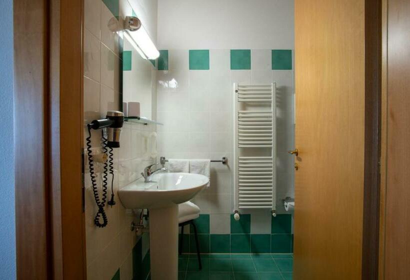 בית מלון כפרי Caneo